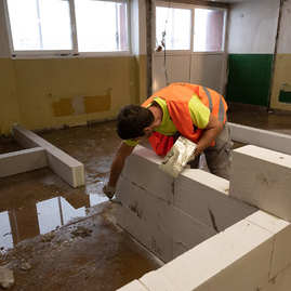 Zväčšiť fotografiu - Považskobystrické gymnázium bude mať dve moderné športoviská - 20220919_PB_Gymnazium_032w