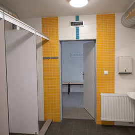 Zväčšiť fotografiu - Považskobystrické gymnázium s novými športoviskami! - 20230522_TSK_068w