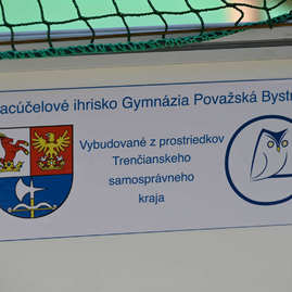 Zväčšiť fotografiu - Považskobystrické gymnázium s novými športoviskami! - 20230522_TSK_123w