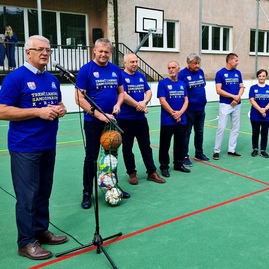 Zväčšiť fotografiu - Považskobystrické školy využívajú nové multifunkčné ihrisko - 20210907_111035_03