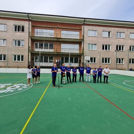 Zväčšiť fotografiu - Považskobystrické školy využívajú nové multifunkčné ihrisko - 20210907_111142