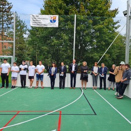 Zväčšiť fotografiu - Považskobystrické školy využívajú nové multifunkčné ihrisko - 20210907_111209 – kópia