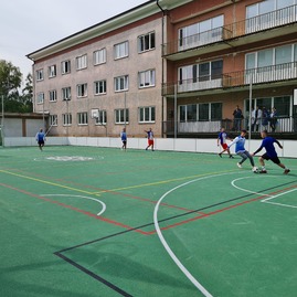 Zväčšiť fotografiu - Považskobystrické školy využívajú nové multifunkčné ihrisko - 20210907_113513 – kópia