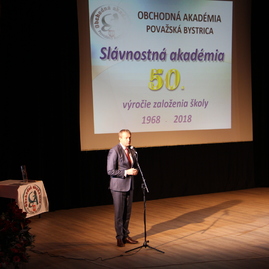 Pôvodne škola bez vlastných priestorov, dnes jedna z najlepších stredných odborných škôl na slovensku. obchodná akadémia v považskej bystrici oslávila 50. výročie - IMG_0022