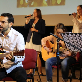 Pôvodne škola bez vlastných priestorov, dnes jedna z najlepších stredných odborných škôl na slovensku. obchodná akadémia v považskej bystrici oslávila 50. výročie - IMG_0043