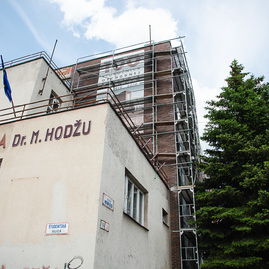 Zväčšiť fotografiu - Práce na obchodnej akadémii v trenčíne komplikuje nezodpovedný dodávateľ - TSK_KD máj_mini (154 of 232)