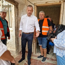 Zväčšiť fotografiu - Práce na obnove pamätného domu janka jesenského opäť pokračujú