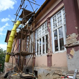 Zväčšiť fotografiu - Práce na obnove pamätného domu janka jesenského opäť pokračujú