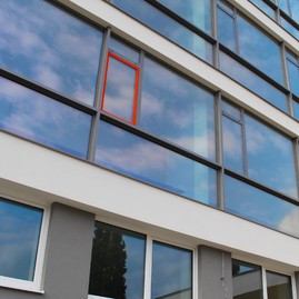 Práce na rekonštrukcii soš e. belluša v trenčíne a výstavbe telocvične športového gymnázia finišujú. akými zmenami od minulého roka prešli? pozrite sa sami! - IMG_9486