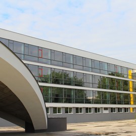 Práce na rekonštrukcii soš e. belluša v trenčíne a výstavbe telocvične športového gymnázia finišujú. akými zmenami od minulého roka prešli? pozrite sa sami! - IMG_9499