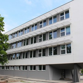 Práce na rekonštrukcii soš e. belluša v trenčíne a výstavbe telocvične športového gymnázia finišujú. akými zmenami od minulého roka prešli? pozrite sa sami! - IMG_9512