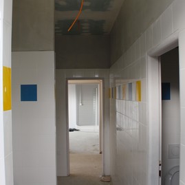 Práce na rekonštrukcii soš e. belluša v trenčíne a výstavbe telocvične športového gymnázia finišujú. akými zmenami od minulého roka prešli? pozrite sa sami! - IMG_9539