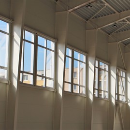 Práce na rekonštrukcii soš e. belluša v trenčíne a výstavbe telocvične športového gymnázia finišujú. akými zmenami od minulého roka prešli? pozrite sa sami! - IMG_9558