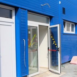 Práce na rekonštrukcii soš e. belluša v trenčíne a výstavbe telocvične športového gymnázia finišujú. akými zmenami od minulého roka prešli? pozrite sa sami! - IMG_9607