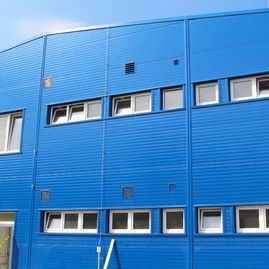 Práce na rekonštrukcii soš e. belluša v trenčíne a výstavbe telocvične športového gymnázia finišujú. akými zmenami od minulého roka prešli? pozrite sa sami! - IMG_9615