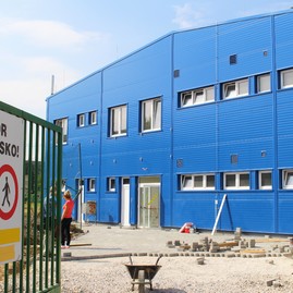 Práce na rekonštrukcii soš e. belluša v trenčíne a výstavbe telocvične športového gymnázia finišujú. akými zmenami od minulého roka prešli? pozrite sa sami! - IMG_9620