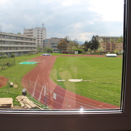 Práce na rekonštrukcii soš e. belluša v trenčíne a výstavbe telocvične športového gymnázia finišujú. akými zmenami od minulého roka prešli? pozrite sa sami! - NOVA_TELOCVICNA_SPORTOVE_GYMNAZIUM_TN (4)