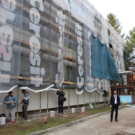 Práce na zateplení jednej z budov soš v handlovej napredujú - IMG_8952