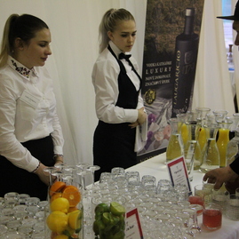 Praktické maturity vychýreného trenčianskeho „jilemáku“ tentokrát so slávnostným nádychom, škola oslavuje 135. výročie vzniku - IMG_0146
