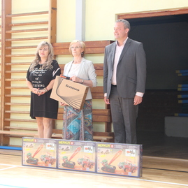 Pred koncom školského roka využijú  nové učebné pomôcky od tsk aj žiaci deviatich zš púchovskej doliny - IMG_8789