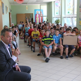 Pred koncom školského roka využijú  nové učebné pomôcky od tsk aj žiaci deviatich zš púchovskej doliny - IMG_8967