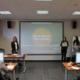Prvé spoločné školenie koordinátorov župných stredných škôl zapojených do participatívnych rozpočtov oživil praktický workshop - IMG_0021