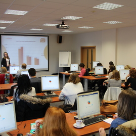 Prvé spoločné školenie koordinátorov župných stredných škôl zapojených do participatívnych rozpočtov oživil praktický workshop - IMG_0037