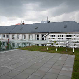 Zväčšiť fotografiu - Púchovské gymnázium s originálnym športoviskom - 20230522_TSK_203w