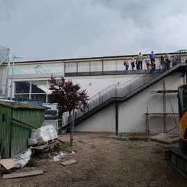 Zväčšiť fotografiu - Púchovské gymnázium s originálnym športoviskom - 20230522_TSK_210w