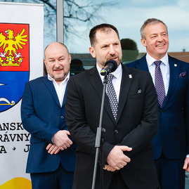 Zväčšiť fotografiu - Regionálna hokejová akadémia v trenčíne ponesie meno richarda pavlikovského