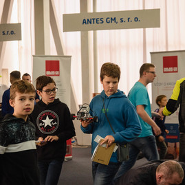 Zväčšiť fotografiu - Robotika nie je tabu ani pre dievčatá - TSK_TRD_2023_mini-42