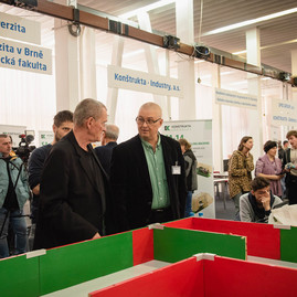 Zväčšiť fotografiu - Robotika nie je tabu ani pre dievčatá - TSK_TRD_2023_mini-57