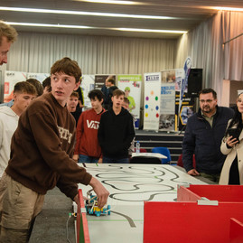 Zväčšiť fotografiu - Robotika nie je tabu ani pre dievčatá - TSK_TRD_2023_mini-59