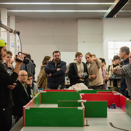 Zväčšiť fotografiu - Robotika nie je tabu ani pre dievčatá - TSK_TRD_2023_mini-63