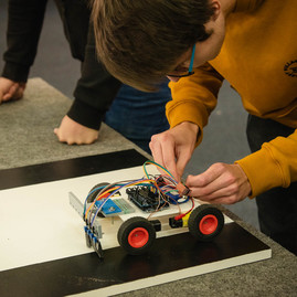Zväčšiť fotografiu - Robotika nie je tabu ani pre dievčatá - TSK_TRD_2023_mini-74