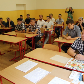 S posledným zvonením a vysvedčením v rukách sa školáci rozbehli v ústrety letným prázdninám - IMG_7611