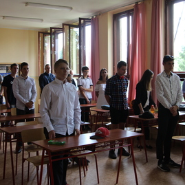 S vysvedčeniami v rukách sa študenti župných stredných škôl vydali na dvojmesačné prázdniny - IMG_6614