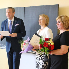 S vysvedčeniami v rukách sa študenti župných stredných škôl vydali na dvojmesačné prázdniny - IMG_6674