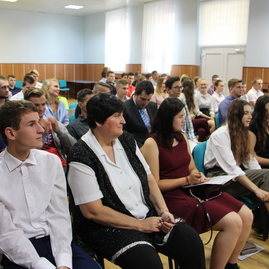 S vysvedčeniami v rukách sa študenti župných stredných škôl vydali na dvojmesačné prázdniny - IMG_7061