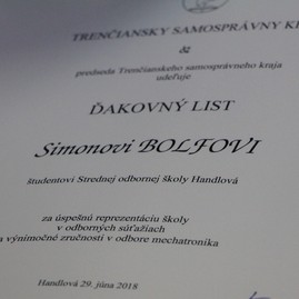 S vysvedčeniami v rukách sa študenti župných stredných škôl vydali na dvojmesačné prázdniny - IMG_7152