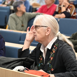 Zväčšiť fotografiu - Seniori na univerzite potvrdzujú, že chuť vzdelávať sa nemá vekové hranice