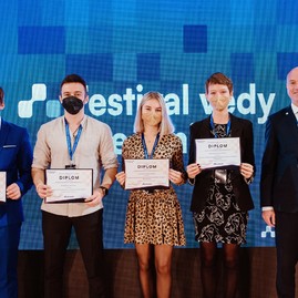 Zväčšiť fotografiu - Šikovní vedci rastú aj v trenčianskom kraji - VITAZI EUCYS