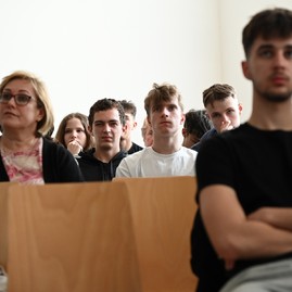 Zväčšiť fotografiu - Škola podporuje študentov k efektívnemu, no i kritickému využívaniu umelej inteligencie