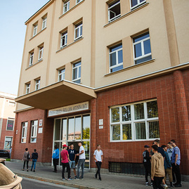 Zväčšiť fotografiu - Školský rok otvorili vo vynovených školách - TSK_Partizánske_GYM_SOŠ (25 of 73)