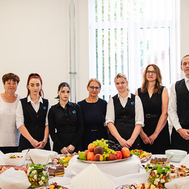 Zväčšiť fotografiu - Školský rok otvorili vo vynovených školách - TSK_Partizánske_GYM_SOŠ (42 of 73)