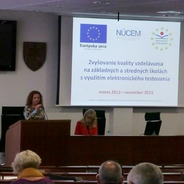 Školy  v trenčianskom  kraji  budú častejšie žiakov skúšať  elektronicky - P1040500