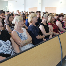 Skúšku dospelosti úspešne zložilo 168 maturantov z gymnázia ľ. štúra v trenčíne. maturitné vysvedčenie si slávnostne prevzali na pôde trenčianskej univerzity - IMG_9274