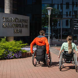 Zväčšiť fotografiu - Slovenský paralympijský výbor oslávil tridsaťročnicu - TSK_smesirovni_mini__2_of_17_