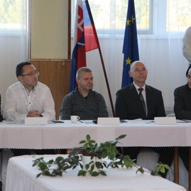 Soš strojnícka v bánovciach nad bebravou sa pýši moderným robotizovaným pracoviskom - IMG_7656