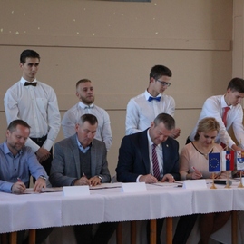 Soš strojnícka v bánovciach nad bebravou sa pýši moderným robotizovaným pracoviskom - IMG_7685